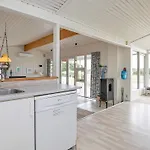 Secluded Retreat With Views - By Traum