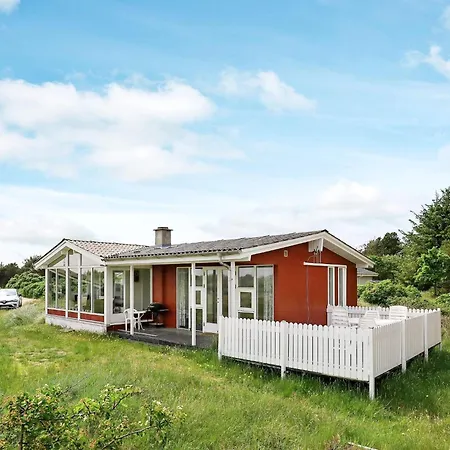 Secluded Retreat With Views - By Traum