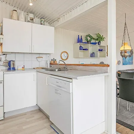 Secluded Retreat With Views - By Traum *
