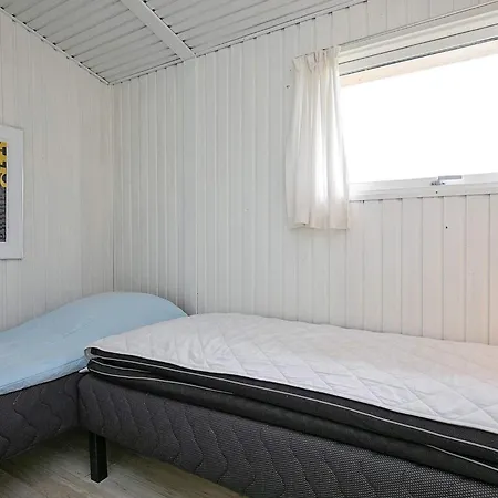 Secluded Retreat With Views - By Traum * 베제르 스트란드