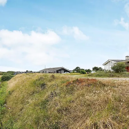 Secluded Retreat With Views - By Traum 베제르 스트란드