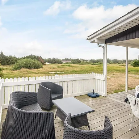 Secluded Retreat With Views - By Traum *
